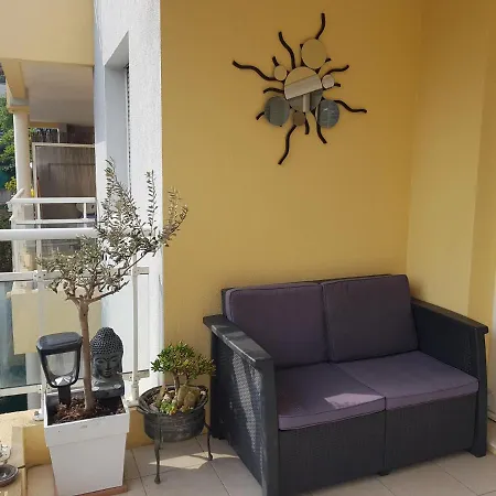 Beau Avec Garage Ferme شقة بوزولي